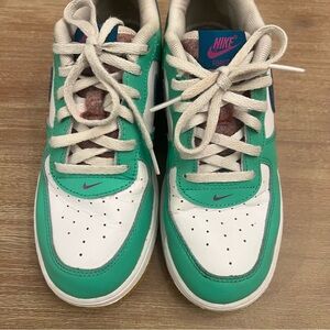 Nike Kids Sneakers - Green and Navy